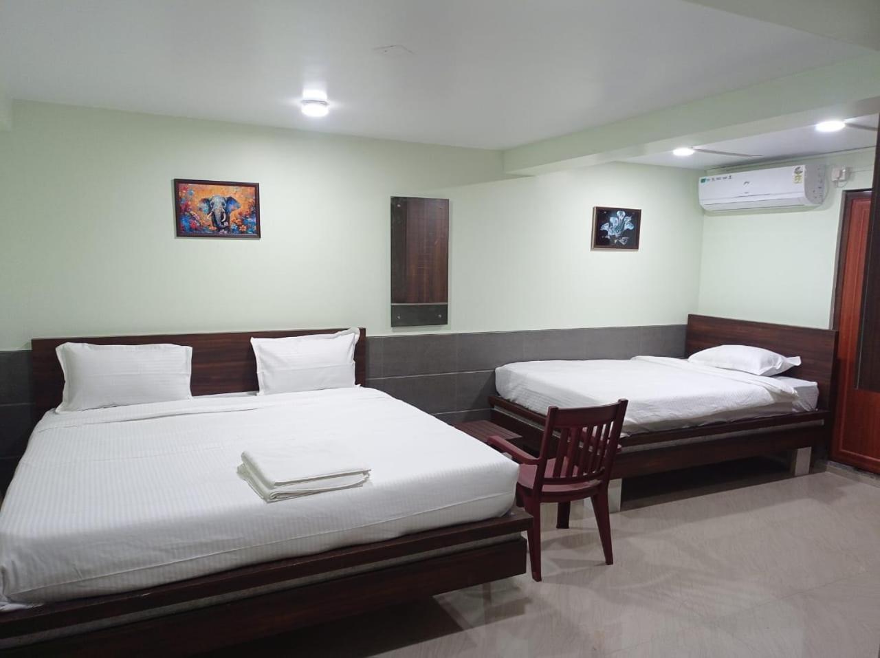 Elevate Horizon Hotel บูบันเนสชวาร์ ภายนอก รูปภาพ
